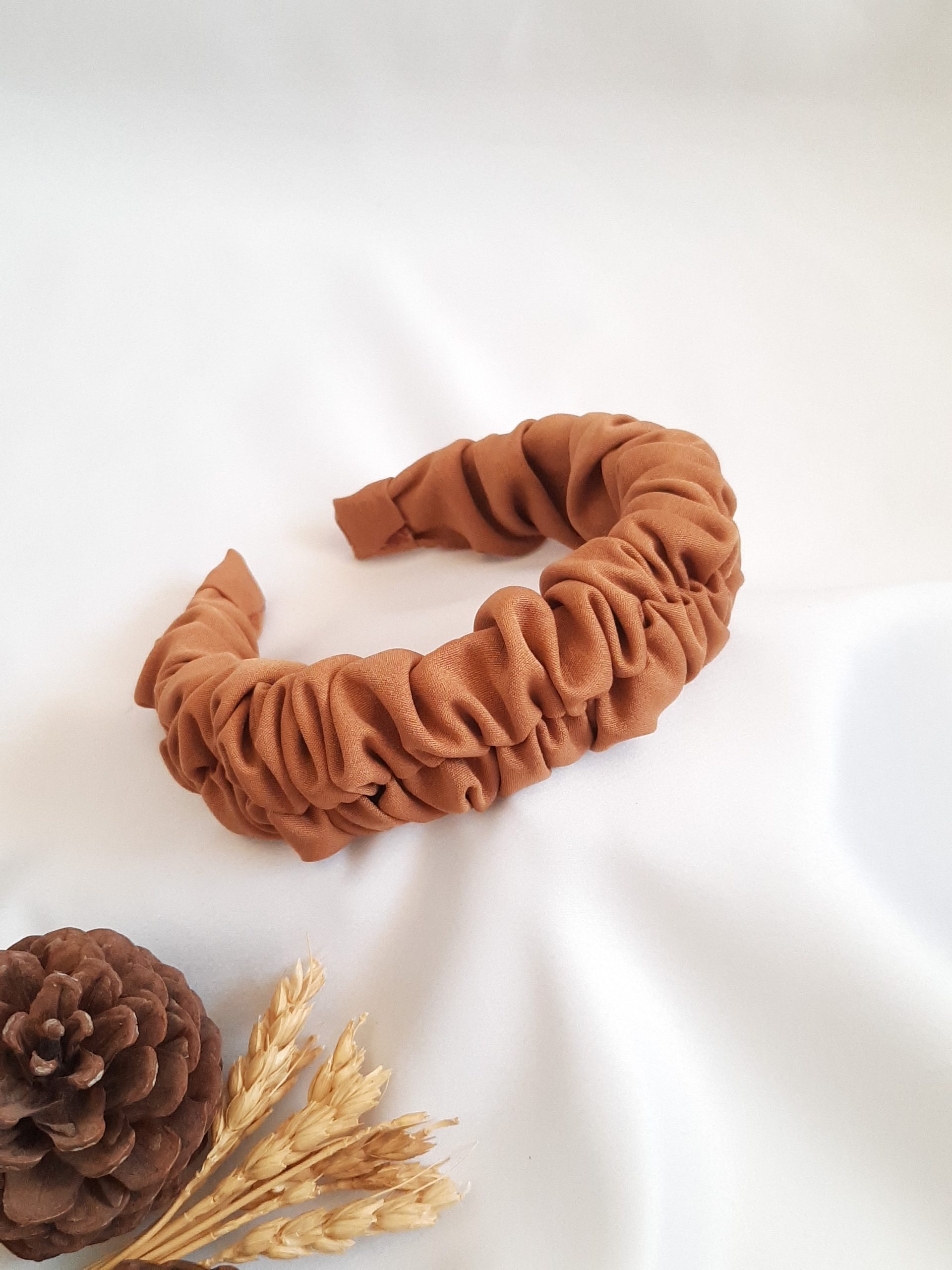 تل سر چین‌دار پارچه‌ای